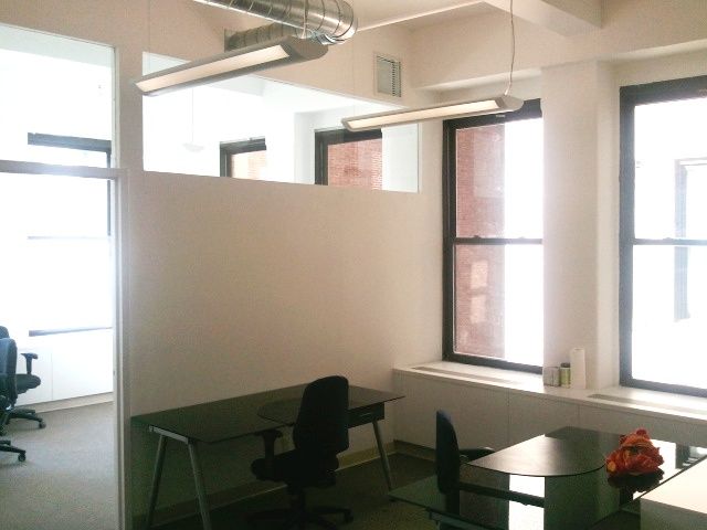 215 Park Avenue Office Space - Bullpen