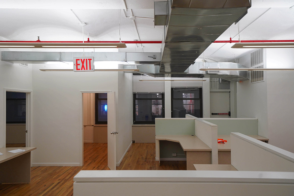 21st Street, Fifth Avenue Office Space - Cubicles