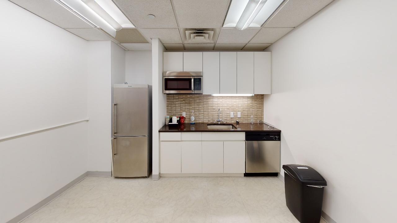 575 Madison Avenue Office Space - Kitchen