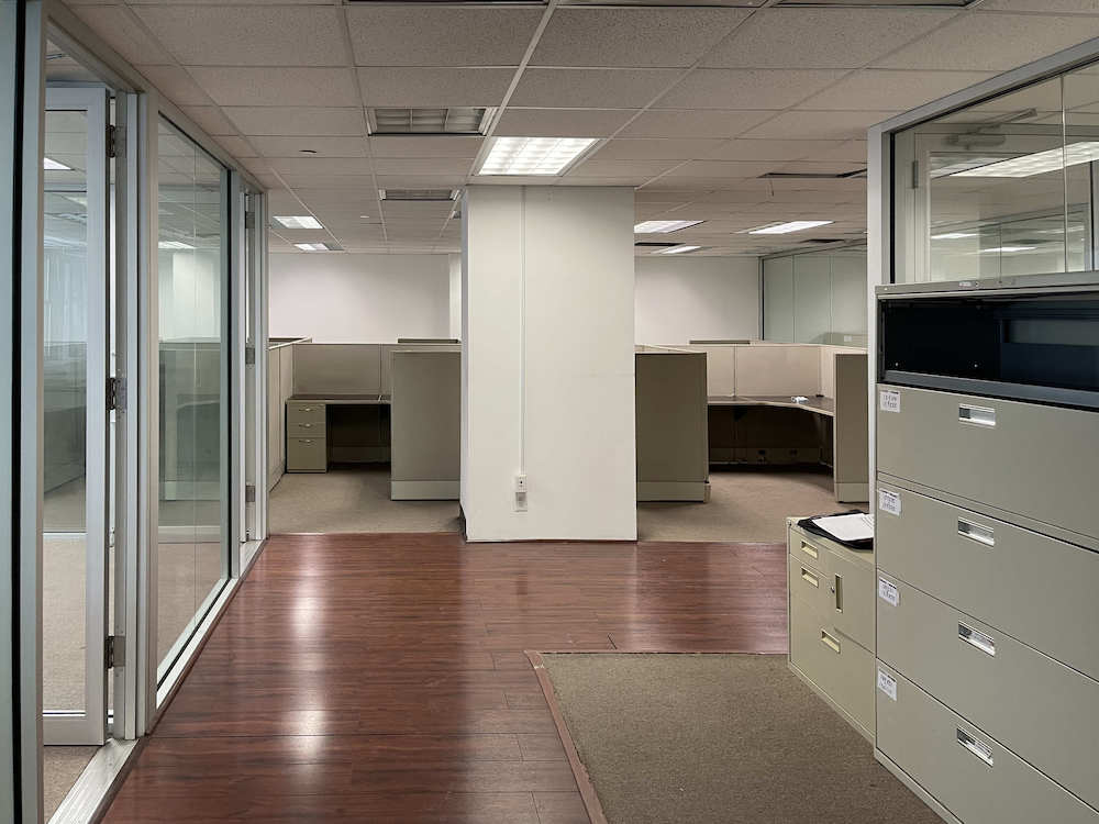 Insurance District Office Space - Bullpen