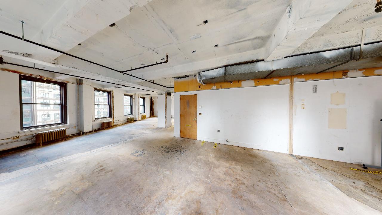 1776 Broadway Office Space - Bullpen Area
