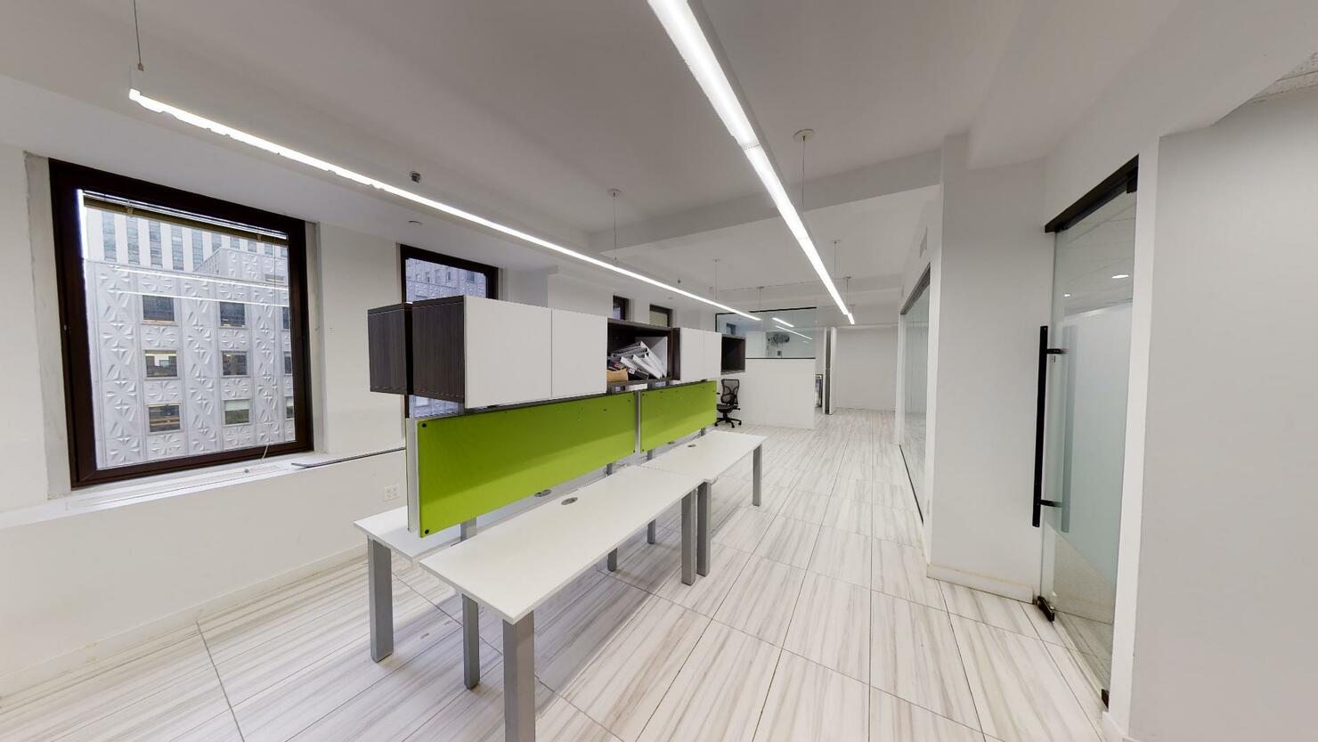 369 Lexington Avenue Office Space, 15th Floor - Bullpen