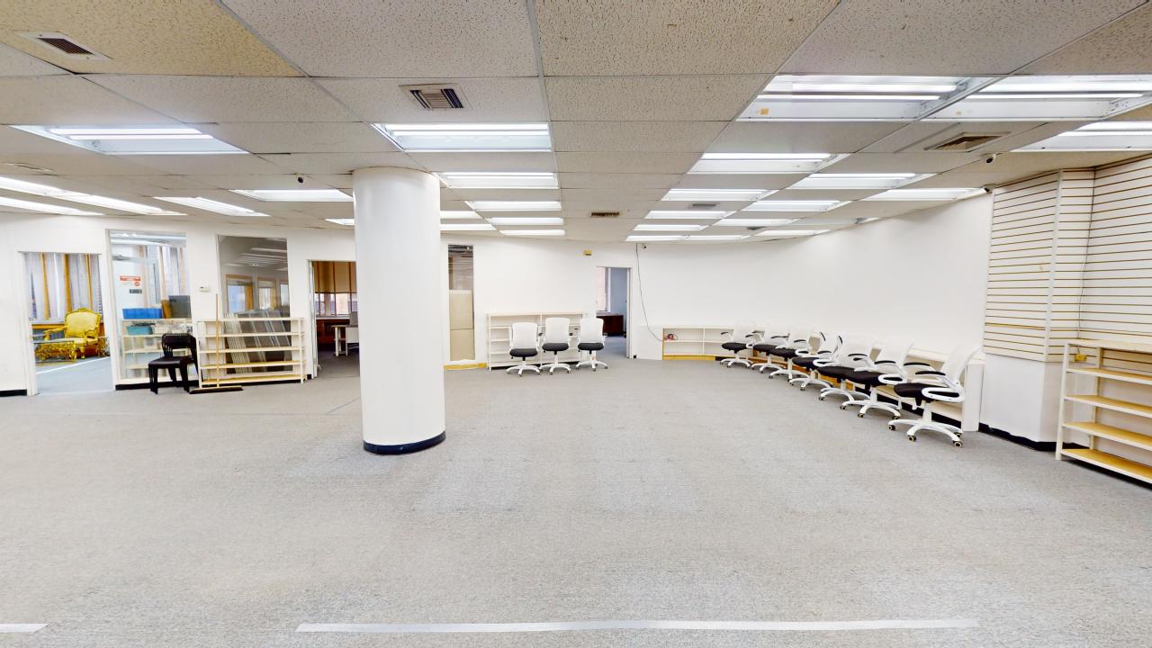 1220 Broadway Office Space - Overview of Bullpen