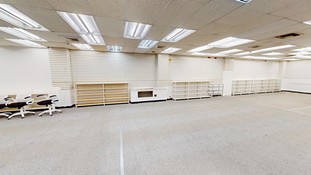 1220 Broadway Office Space - Corner view of Bullpen